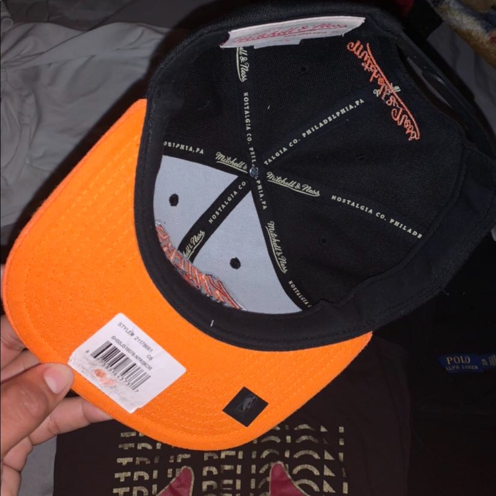 Knicks hat - Picture 3 of 3